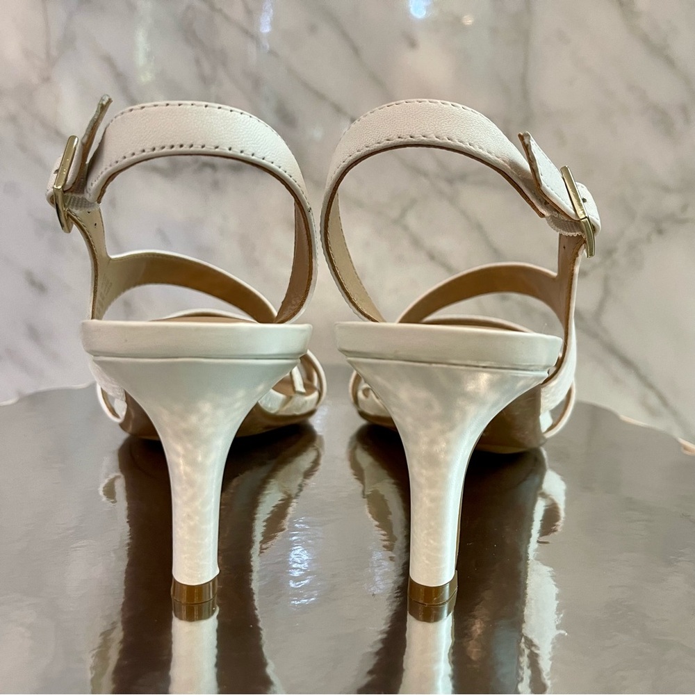 NWOT - Naturalizer TAIMI White Strappy Sandals with Low Heels Size 10 W - Picture 5 of 7